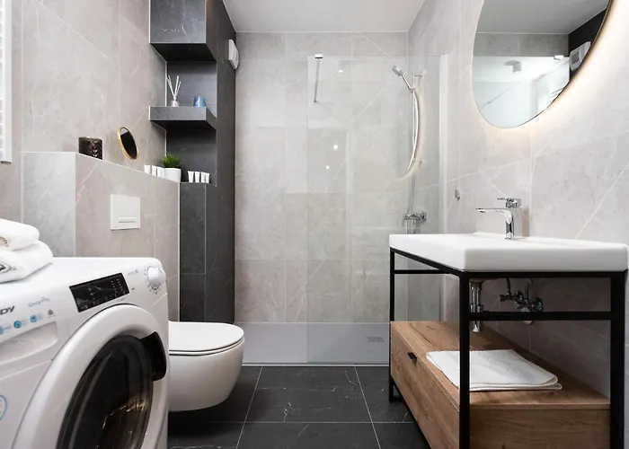 Of The Kings - Indigo Apartment